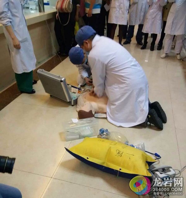 龙岩二院检验科培训徒手心肺复苏术 提升医务