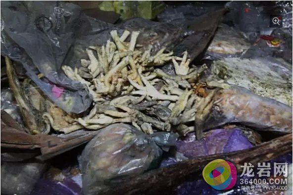 好恶心!市场上的泡椒凤爪30年的!小编想辞职回